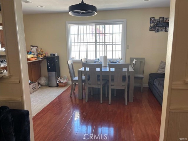 Detail Gallery Image 4 of 18 For 521 S Western Ave, Santa Ana,  CA 92703 - 4 Beds | 2 Baths