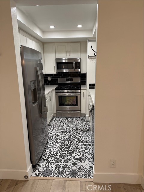 Detail Gallery Image 10 of 39 For 6275 Canoga, Woodland Hills,  CA 91367 - 2 Beds | 1 Baths