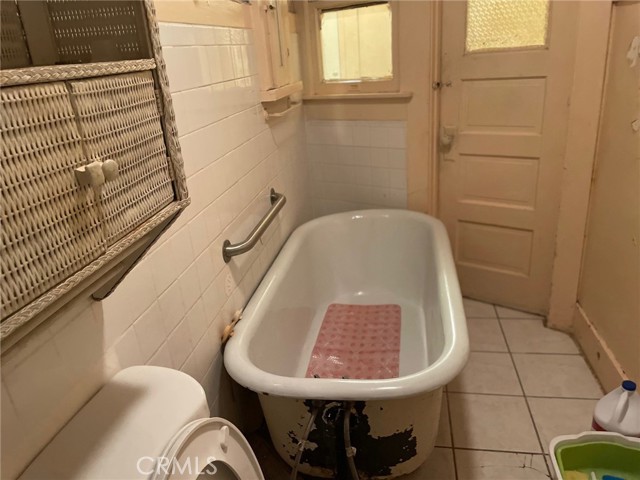 5125 avenue Woodlawn, Los Angeles CA: https://media.crmls.org/medias/a13fdaad-c77b-4027-80a8-89a118cb5862.jpg