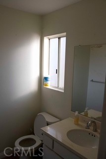 Detail Gallery Image 9 of 13 For 1701 Scott Rd #205,  Burbank,  CA 91504 - 2 Beds | 3 Baths