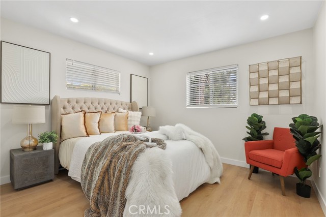 Detail Gallery Image 25 of 34 For 12635 Dorina Pl, Granada Hills,  CA 91344 - 5 Beds | 3/1 Baths