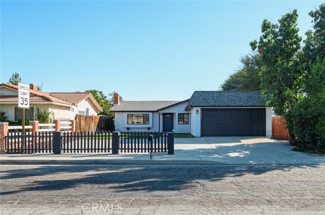 Detail Gallery Image 4 of 43 For 41633 Mayberry Ave, Hemet,  CA 92544 - 4 Beds | 2 Baths