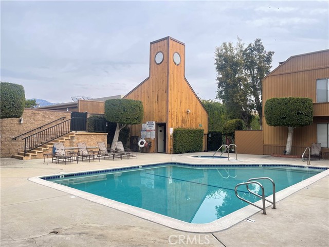 100 Hurlbut Street, Pasadena CA: https://media.crmls.org/medias/a14027b1-03ee-4bc8-a65f-2cd457438097.jpg