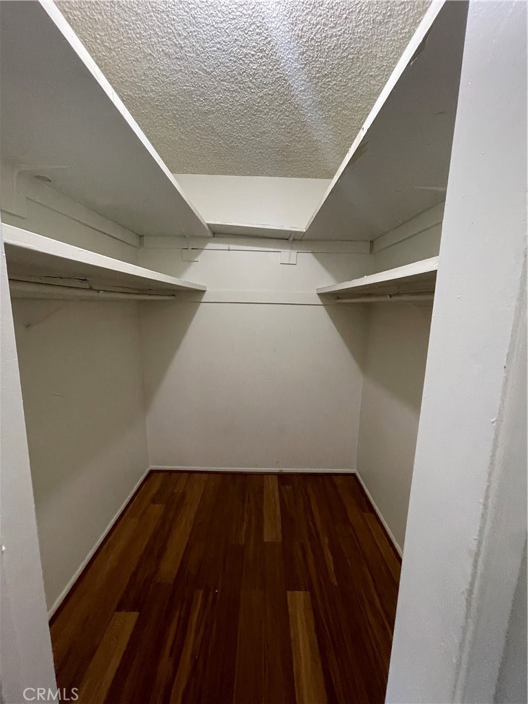 https://media.crmls.org/medias/a1408d46-8b66-42a7-93c3-d66ea65e4063.jpg?preset=X-Large