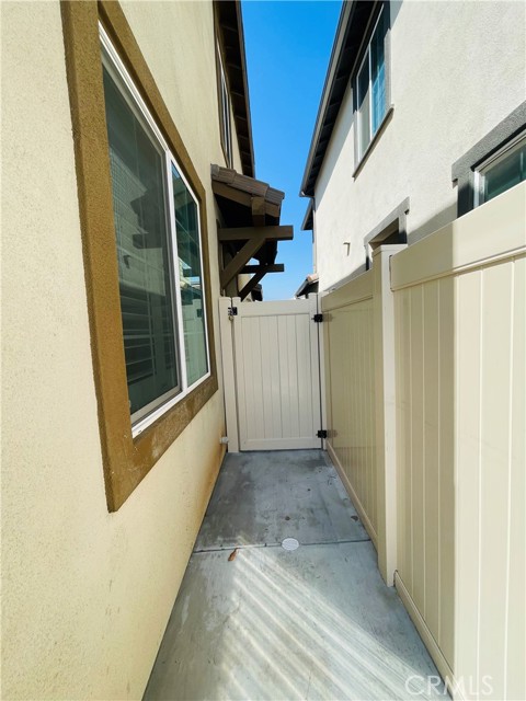 Detail Gallery Image 28 of 30 For 2004 2004 Dewdrop, Upland,  CA 91786 - 4 Beds | 2/1 Baths