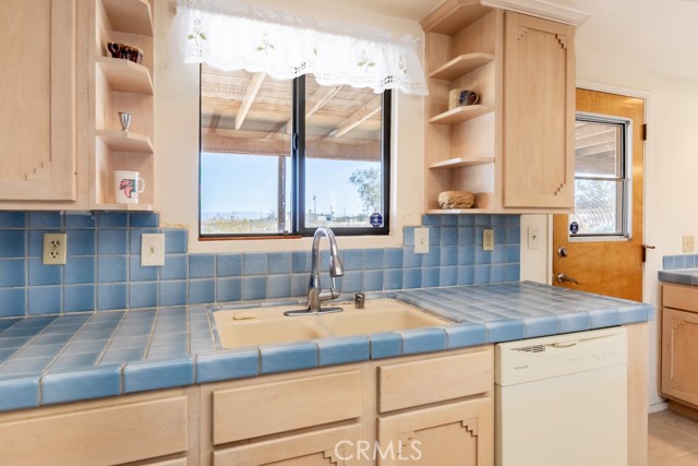 Detail Gallery Image 20 of 75 For 6425 Indian Cove Rd, Twentynine Palms,  CA 92277 - 4 Beds | 3 Baths