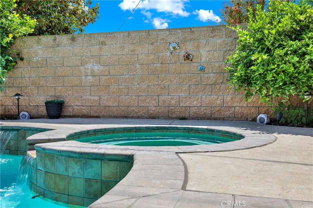 MLS #OC25128179 img 34