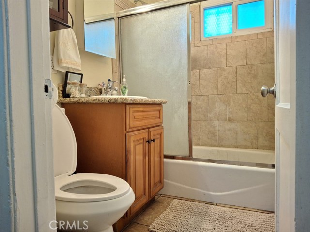 Detail Gallery Image 11 of 20 For 1346 W Century, Los Angeles,  CA 90044 - 2 Beds | 1 Baths