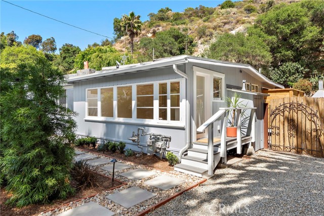 21062 Laguna Canyon Road, Laguna Beach CA: https://media.crmls.org/medias/a14172ed-c1e0-4f6d-96b7-af212b04a7f4.jpg