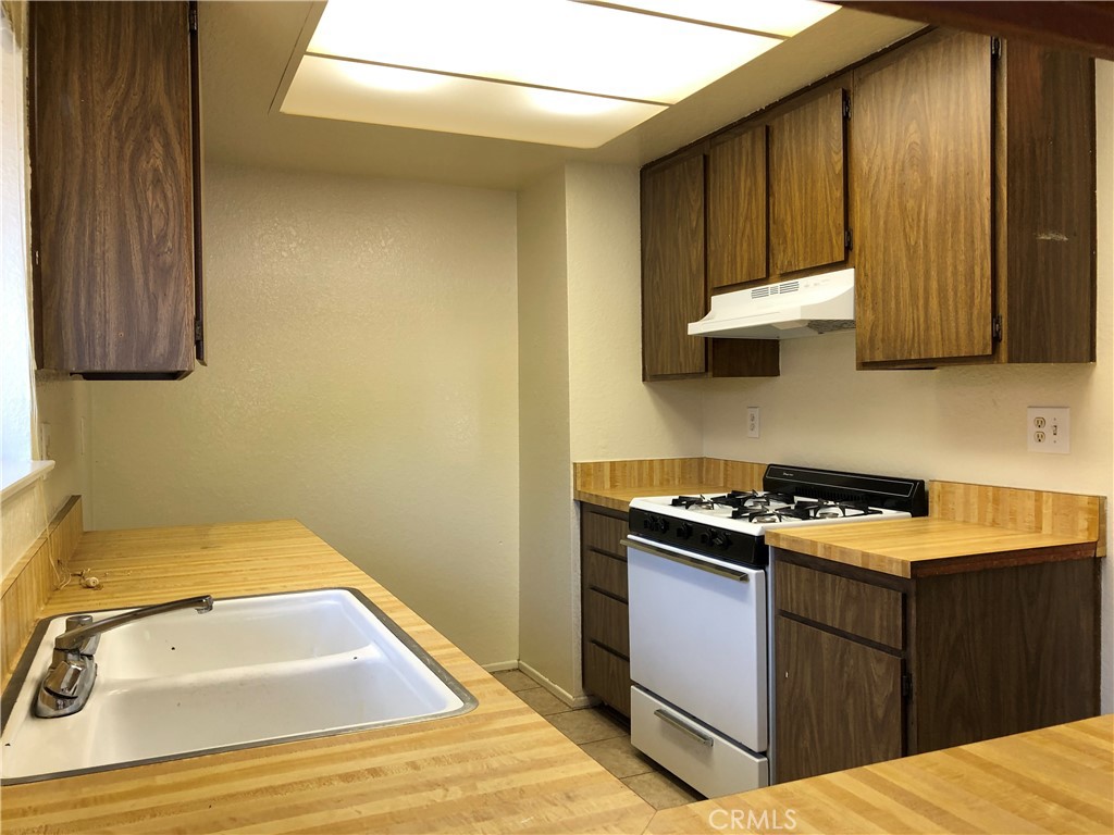 https://media.crmls.org/medias/a141bcf3-8e82-4bd8-b928-3ce97be9f824.jpg?preset=X-Large