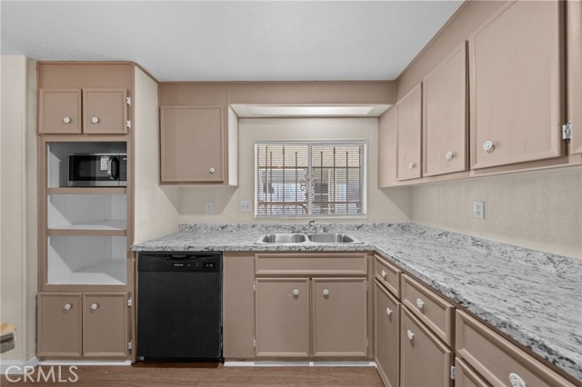 Detail Gallery Image 11 of 31 For 542 Castille, Hemet,  CA 92543 - 2 Beds | 2 Baths