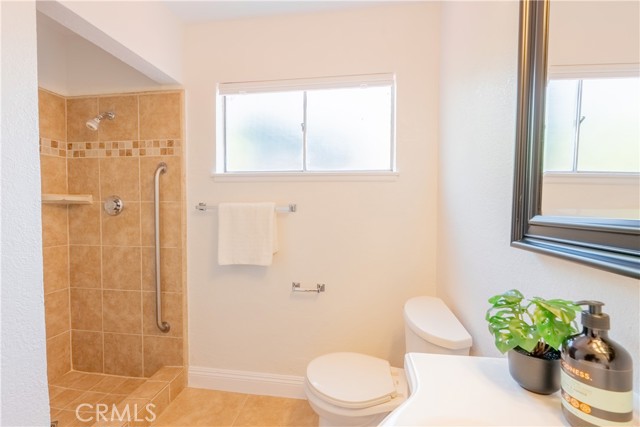 Detail Gallery Image 21 of 25 For 19945 Labrador St, Chatsworth,  CA 91311 - 5 Beds | 4 Baths