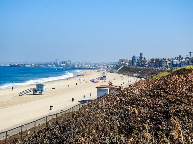 Detail Gallery Image 28 of 31 For 103 Vista Del Mar, Redondo Beach,  CA 90277 - 2 Beds | 1 Baths