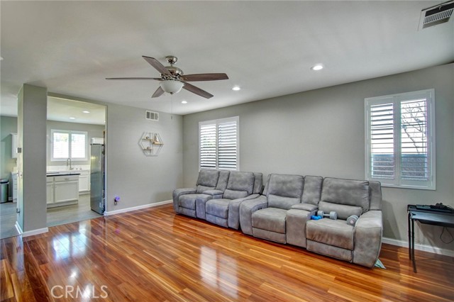 Detail Gallery Image 7 of 52 For 6713 Leanne, Corona,  CA 91752 - 4 Beds | 2/1 Baths