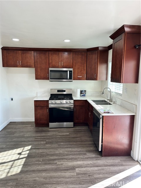 Detail Gallery Image 3 of 26 For 11620 College, Norwalk,  CA 90650 - 3 Beds | 2 Baths