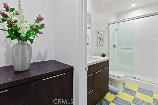 61 Hartman, Irvine CA: https://media.crmls.org/medias/a14503b6-b774-4265-8025-51d7c1e3bb18.jpg