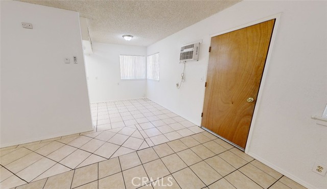 Detail Gallery Image 4 of 17 For 38539 35th St, Palmdale,  CA 93550 - 4 Beds | 2 Baths