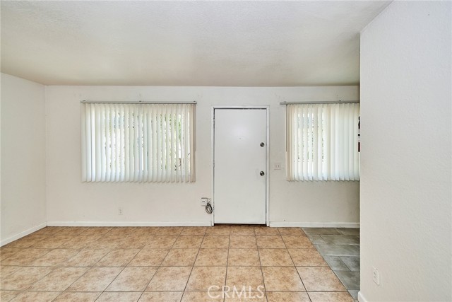Detail Gallery Image 16 of 29 For 1074 N Willow Ave, Rialto,  CA 92376 - – Beds | – Baths