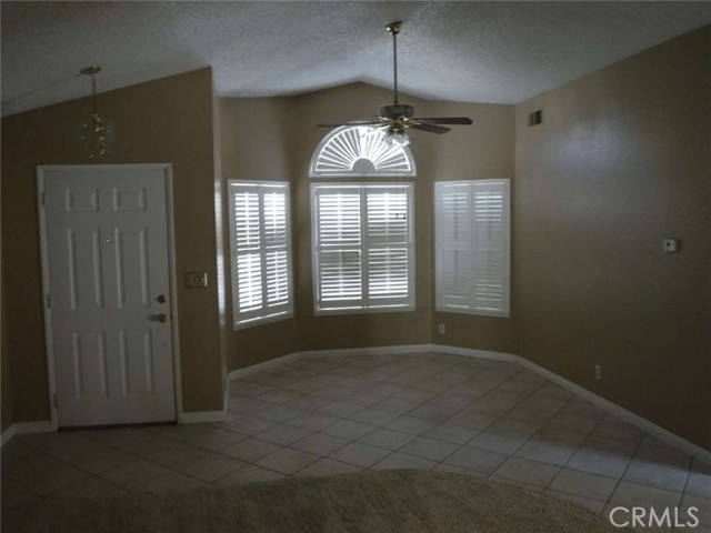 Detail Gallery Image 2 of 7 For 37437 Conifer Dr, Palmdale,  CA 93550 - 3 Beds | 2 Baths