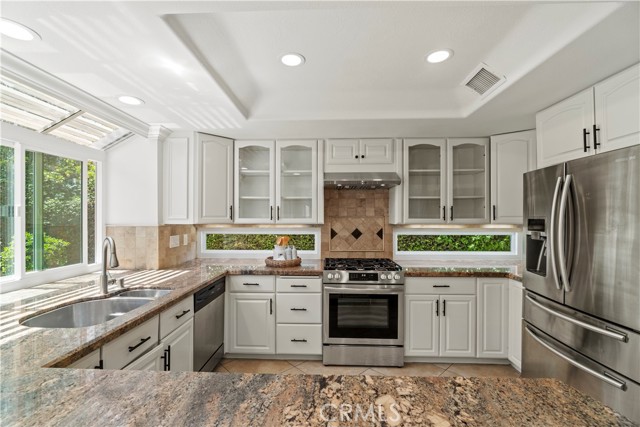 16 Harrisburg, Irvine CA: https://media.crmls.org/medias/a146daf8-c3e8-43c2-b4d0-3ff252768c04.jpg