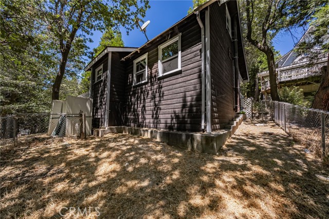 Detail Gallery Image 25 of 36 For 23697 Hillside Dr, Crestline,  CA 92325 - 2 Beds | 1/1 Baths