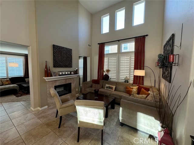 Detail Gallery Image 4 of 36 For 35429 Saddle Hill, Lake Elsinore,  CA 92532 - 4 Beds | 3 Baths