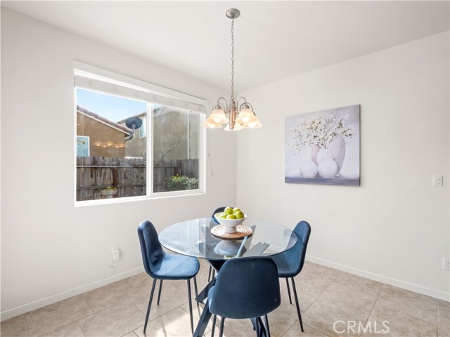 Detail Gallery Image 13 of 40 For 2318 Lombard, Clovis,  CA 93619 - 3 Beds | 2/1 Baths