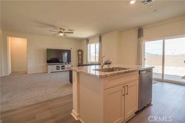 Detail Gallery Image 5 of 26 For 12326 Ranchito Way, Victorville,  CA 92392 - 3 Beds | 2 Baths