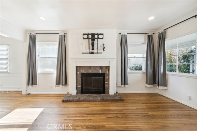 Detail Gallery Image 4 of 17 For 8004 Holy Cross Pl, Los Angeles,  CA 90045 - 2 Beds | 2 Baths