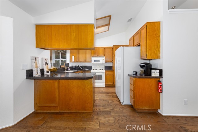 Detail Gallery Image 6 of 21 For 22445 Kinross Ln, Moreno Valley,  CA 92557 - 3 Beds | 2 Baths