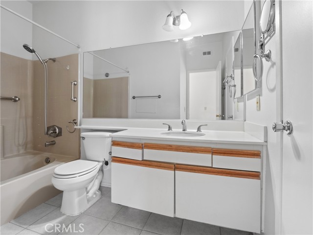Detail Gallery Image 24 of 28 For 27644 Susan Beth Way #F,  Saugus,  CA 91350 - 2 Beds | 1 Baths