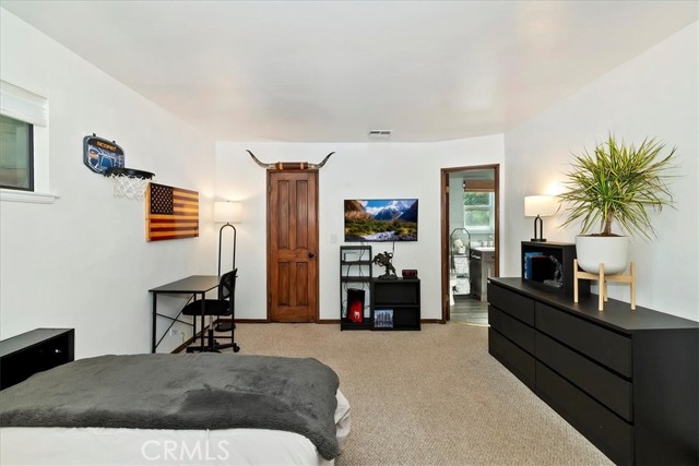 Detail Gallery Image 21 of 33 For 905 Jungfrau, Crestline,  CA 92325 - 2 Beds | 1/1 Baths