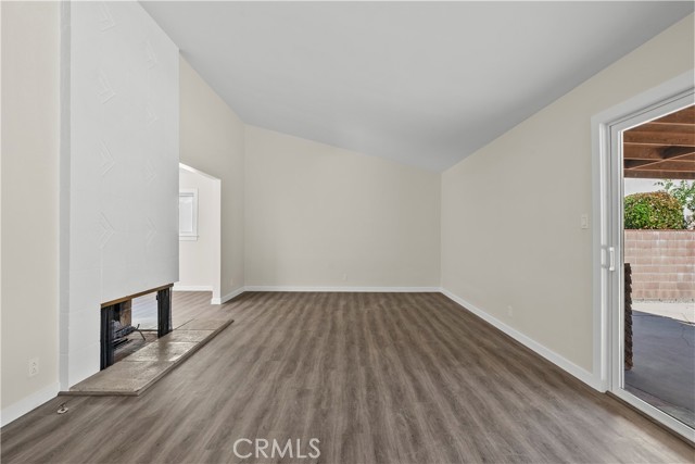 Detail Gallery Image 5 of 32 For 18644 Liggett St, Northridge,  CA 91324 - 3 Beds | 2 Baths
