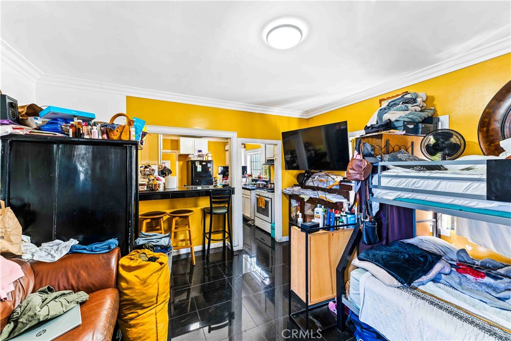 https://media.crmls.org/medias/a14d754f-0373-4e20-bece-f040851c2c54.jpg?preset=X-Large