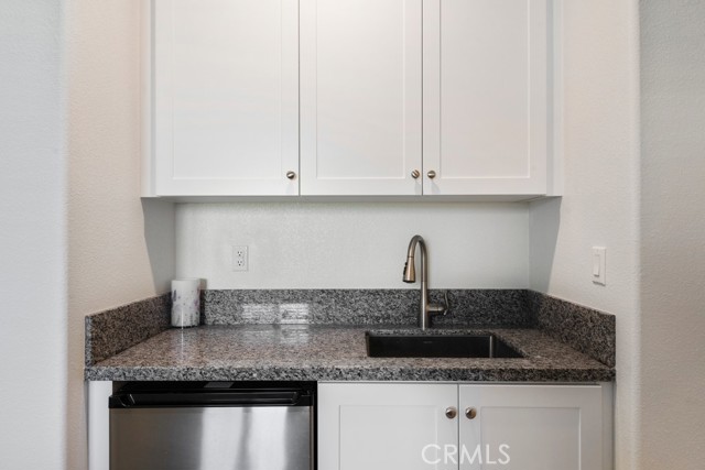 16540 Wyndham Lane, Fontana CA: https://media.crmls.org/medias/a14e0e72-85fe-43fa-bf67-e253783429e9.jpg