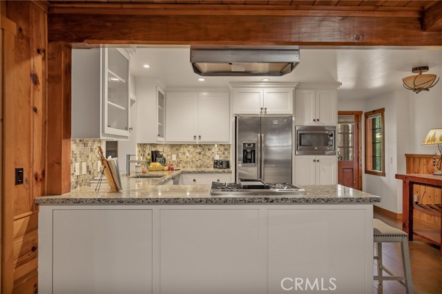 Detail Gallery Image 14 of 38 For 27902 Squirrel, Lake Arrowhead,  CA 92352 - 3 Beds | 2 Baths