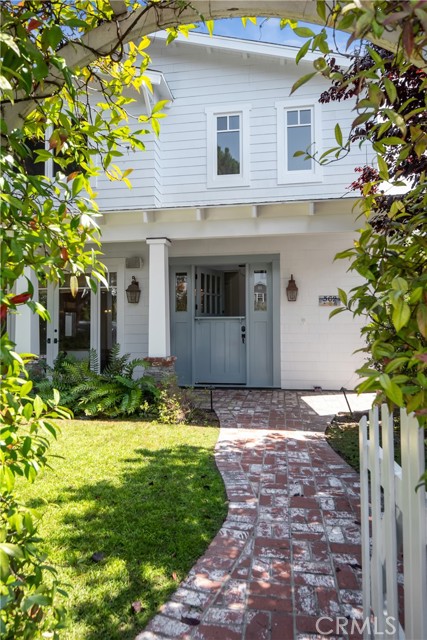 562 33rd Street, Manhattan Beach, California 90266, 5 Bedrooms Bedrooms, ,4 BathroomsBathrooms,Residential,Sold,33rd,SB22165007