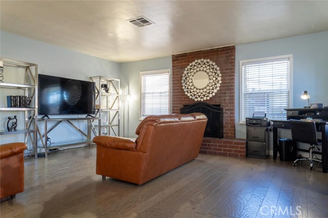 Detail Gallery Image 8 of 44 For 6615 Myrtle, Long Beach,  CA 90805 - 2 Beds | 2 Baths