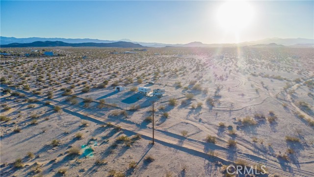 Detail Gallery Image 3 of 16 For 1188 Mile Square, Joshua Tree,  CA 92252 - – Beds | – Baths