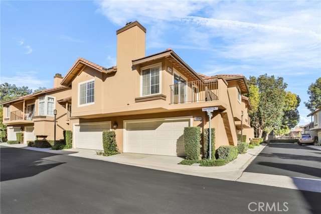 Detail Gallery Image 2 of 36 For 8039 E Snapdragon Ln, Anaheim,  CA 92808 - 2 Beds | 2 Baths