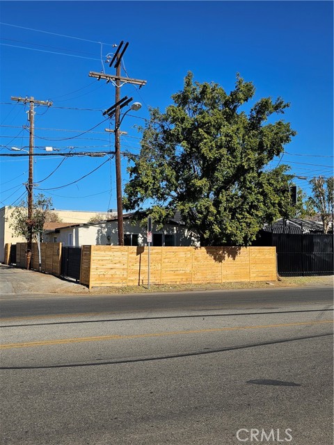 Detail Gallery Image 2 of 23 For 10657 Sherman, Sun Valley,  CA 91352 - 3 Beds | 2 Baths