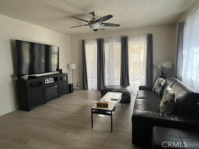 Detail Gallery Image 2 of 19 For 11635 Ash St, Apple Valley,  CA 92308 - 2 Beds | 2 Baths