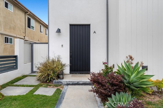 2313 Carnegie Lane #A, Redondo Beach, California 90278, 4 Bedrooms Bedrooms, ,3 BathroomsBathrooms,Residential,Sold,Carnegie Lane #A,SB23182084