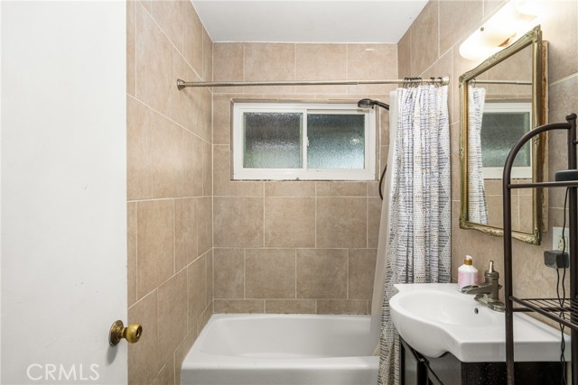 Detail Gallery Image 21 of 29 For 1301 W Chapman Ave, Fullerton,  CA 92833 - 3 Beds | 2 Baths