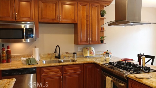 12700 Newport Avenue, Tustin CA: https://media.crmls.org/medias/a1542683-dc94-4d7d-b160-086be0bce012.jpg