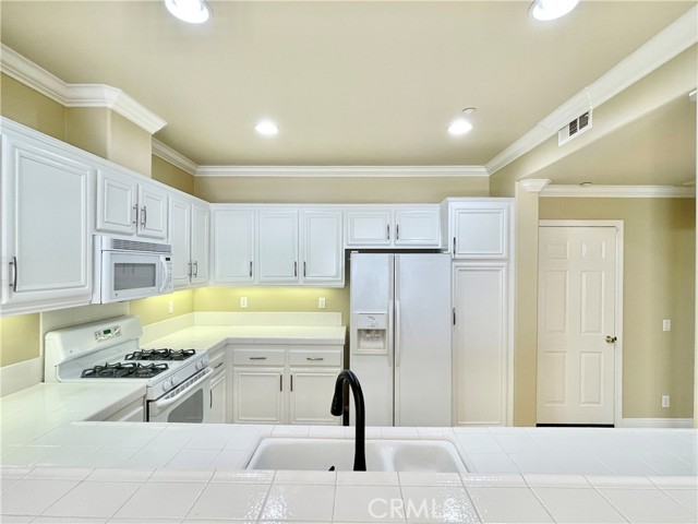 Detail Gallery Image 4 of 25 For 75 Wildflower Pl, Ladera Ranch,  CA 92694 - 3 Beds | 2/1 Baths