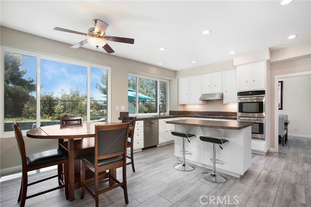 32052 WEEPING WILLOW Street, Rancho Santa Margarita CA: https://media.crmls.org/medias/a15523f5-eba6-44b8-8875-1a7b0c39df9c.jpg