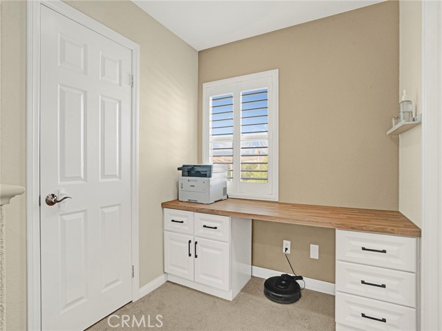 Detail Gallery Image 17 of 38 For 27027 Mountain Willow Ln, Canyon Country,  CA 91387 - 3 Beds | 2/1 Baths