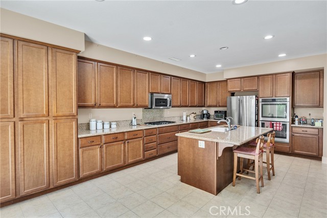 14277 Florence Street, Eastvale CA: https://media.crmls.org/medias/a1558a35-75ec-4d4d-8490-79c404629660.jpg