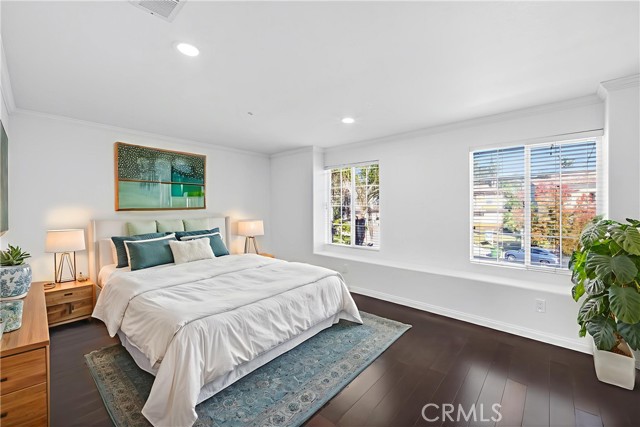 Detail Gallery Image 13 of 42 For 10658 Chiquita St, Studio City,  CA 91602 - 3 Beds | 2/1 Baths